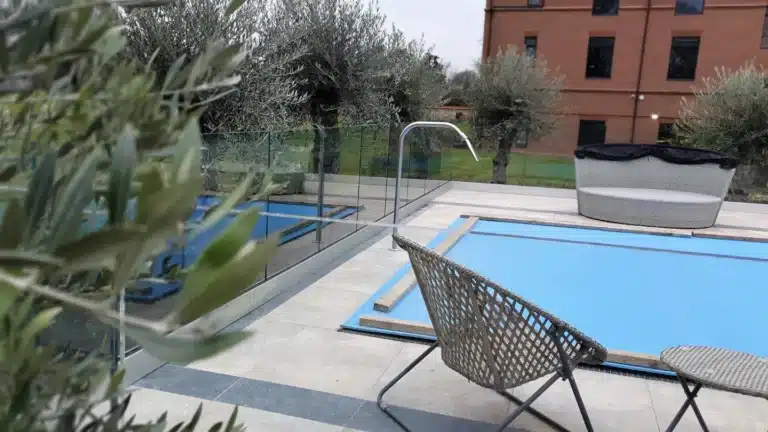 horizon-frameless-glass-balustrade-pool